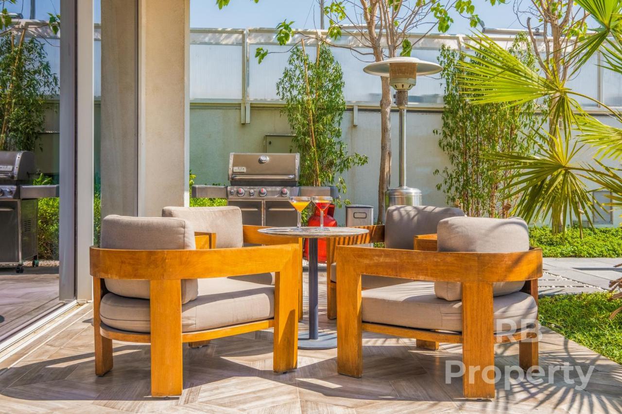 Five Palm Beach Villa - Three Floors, Private Pool, Jacuzzi Dubaj Exteriér fotografie